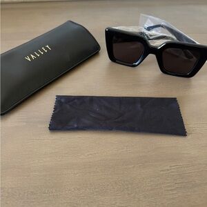 NEW Valley Eyewear Amour
